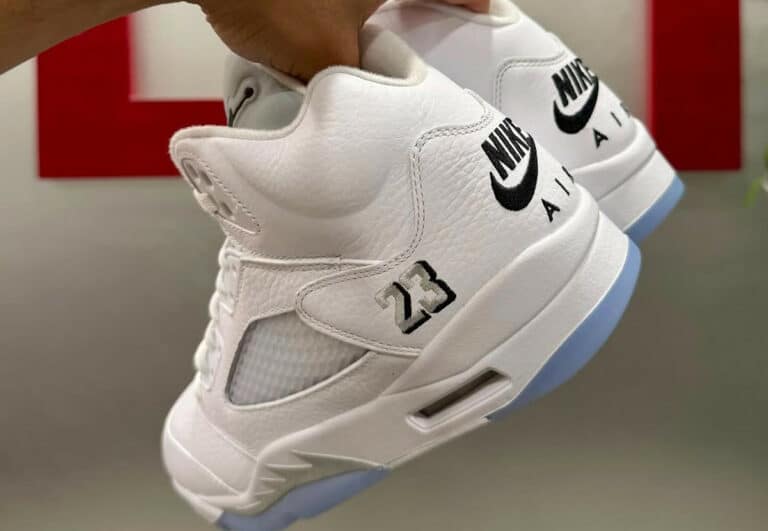 Air Jordan 5 blanche et argent métallique HQ7978-103 (couv)