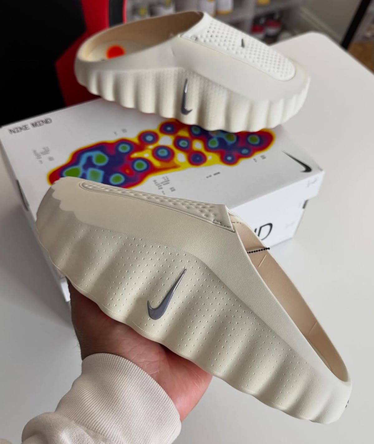 Nike Mind 001 Light Bone