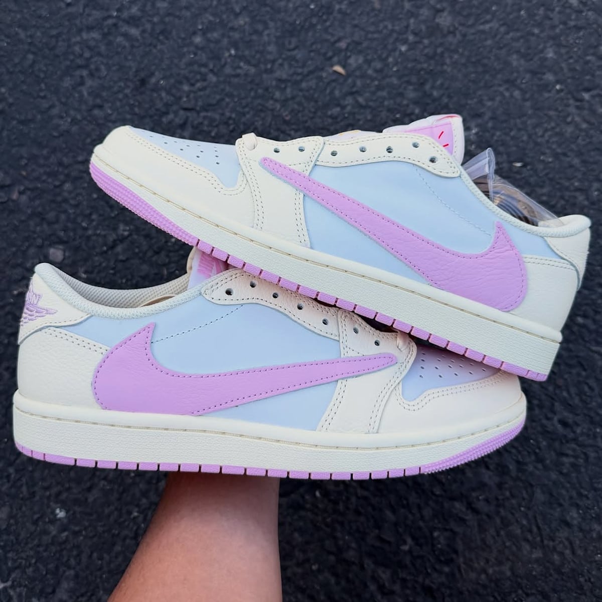 Air Jordan 1 Retro Low OG beige et rose IQ7604-100 (2)