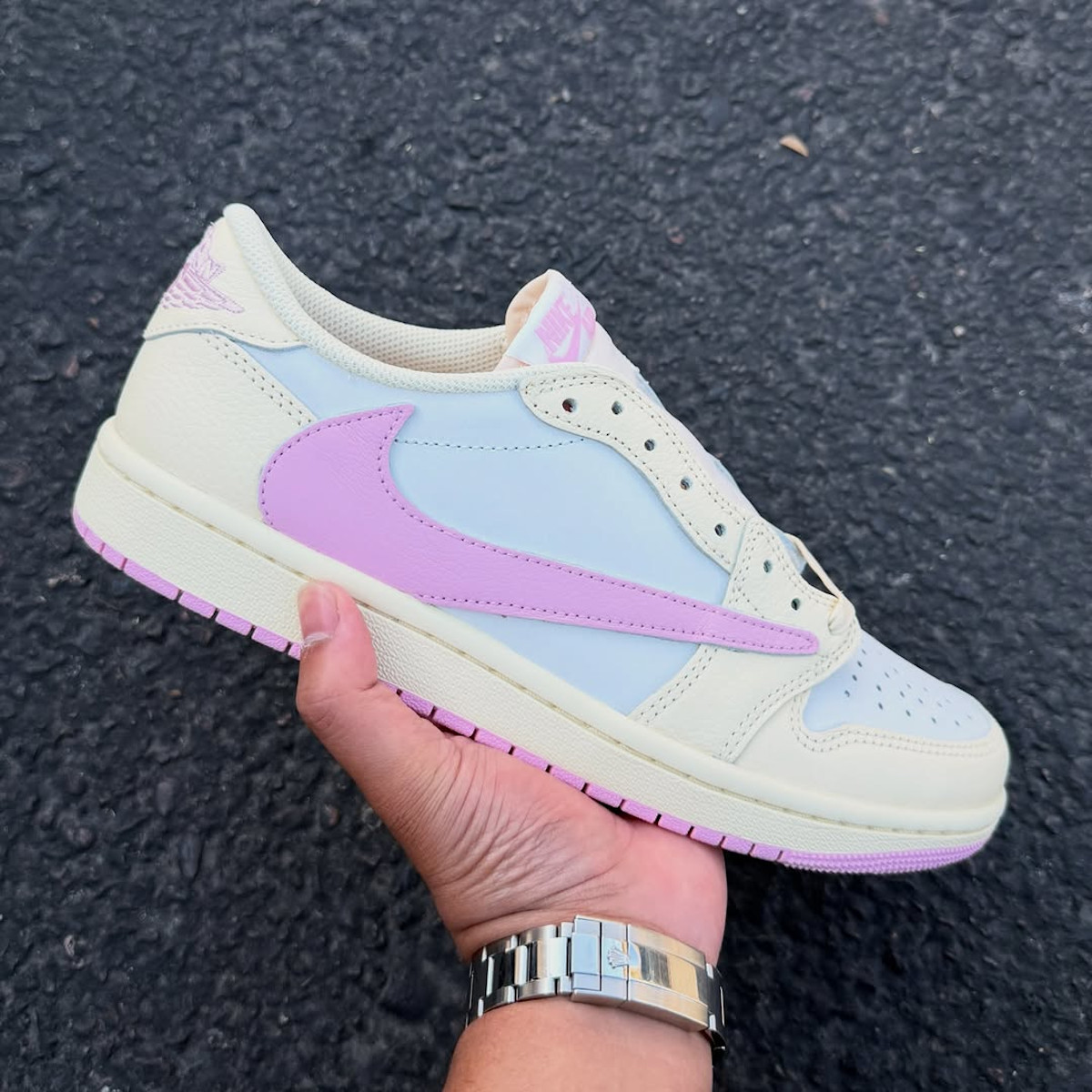Air Jordan 1 Retro Low OG beige et rose IQ7604-100 (3)