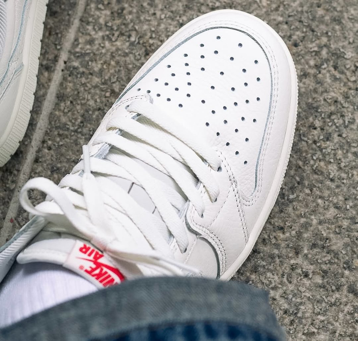 Air Jordan 1 Low OG blanc cassé 2026 HQ6998-100 (3)