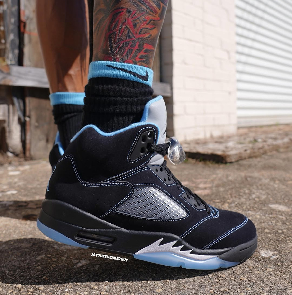Air Jordan 5 noire et bleu ciel DD0587-008 (4)