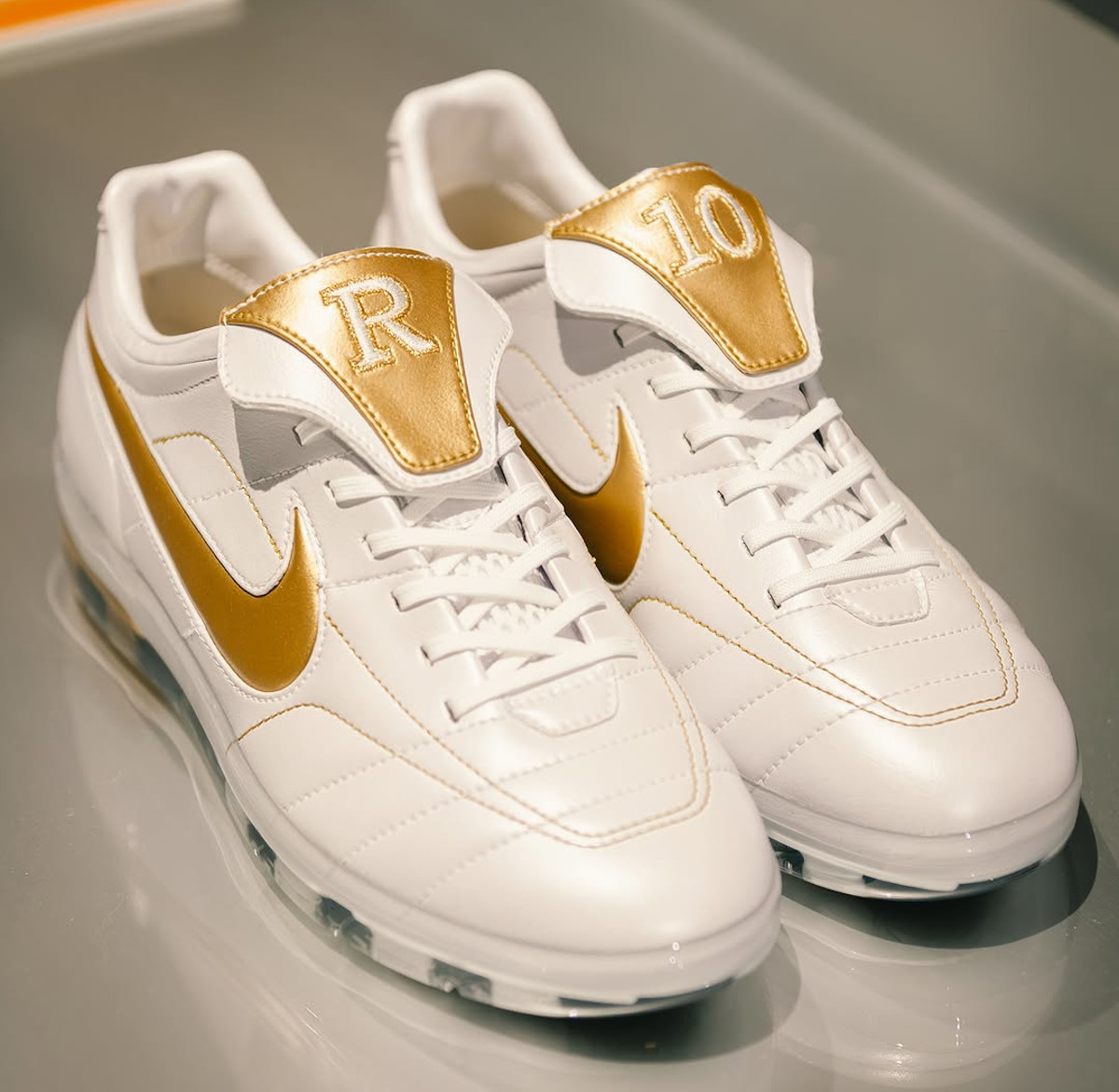 Nike Cryoshot Tiempo Legend R10