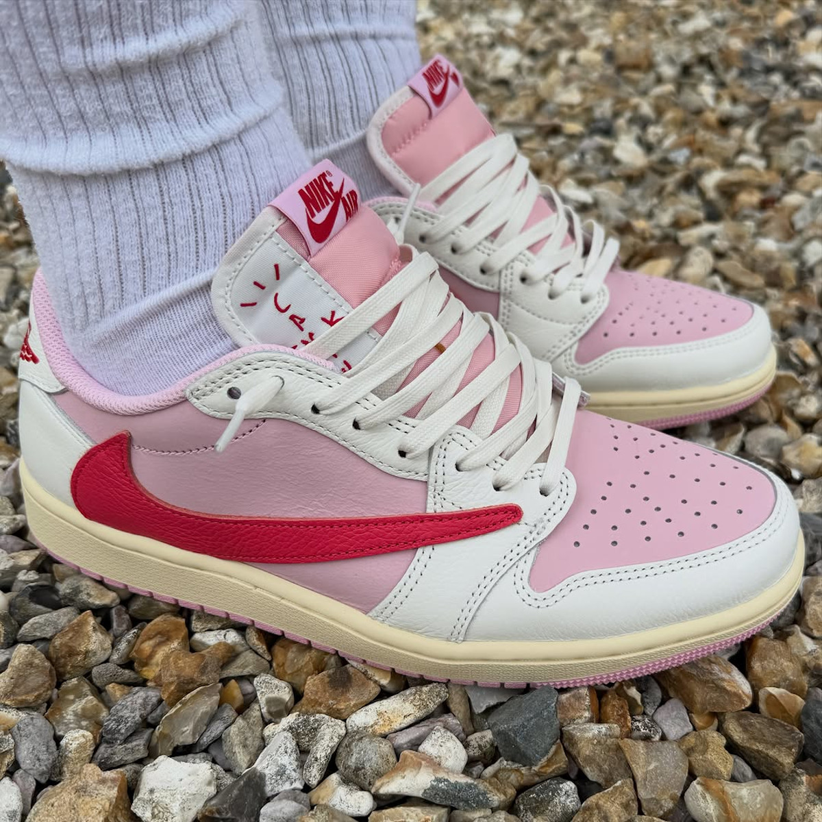 Travis Scott x Air Jordan 1 Low OG SP Tropical Pink
