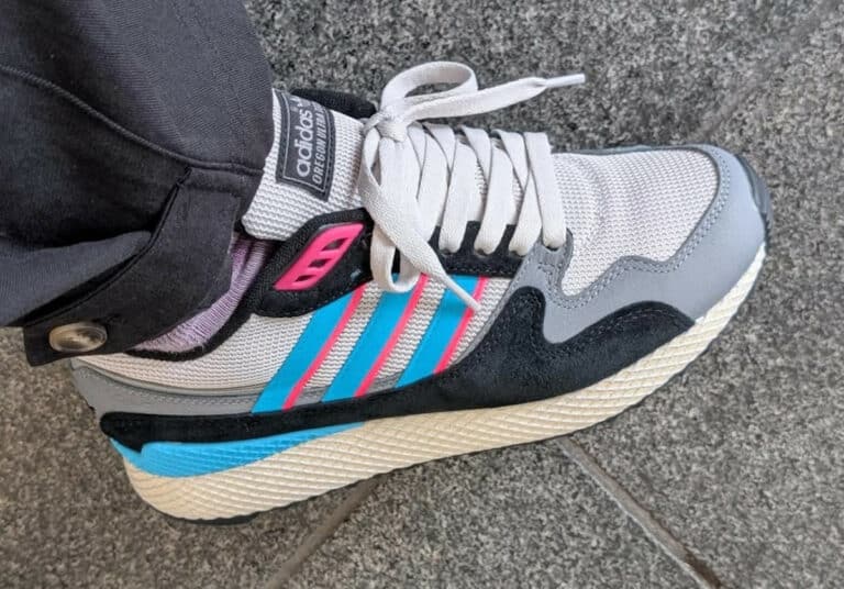 adidas Oregon Ultra Tech grise noire bleue et rose KI7561 (couv)