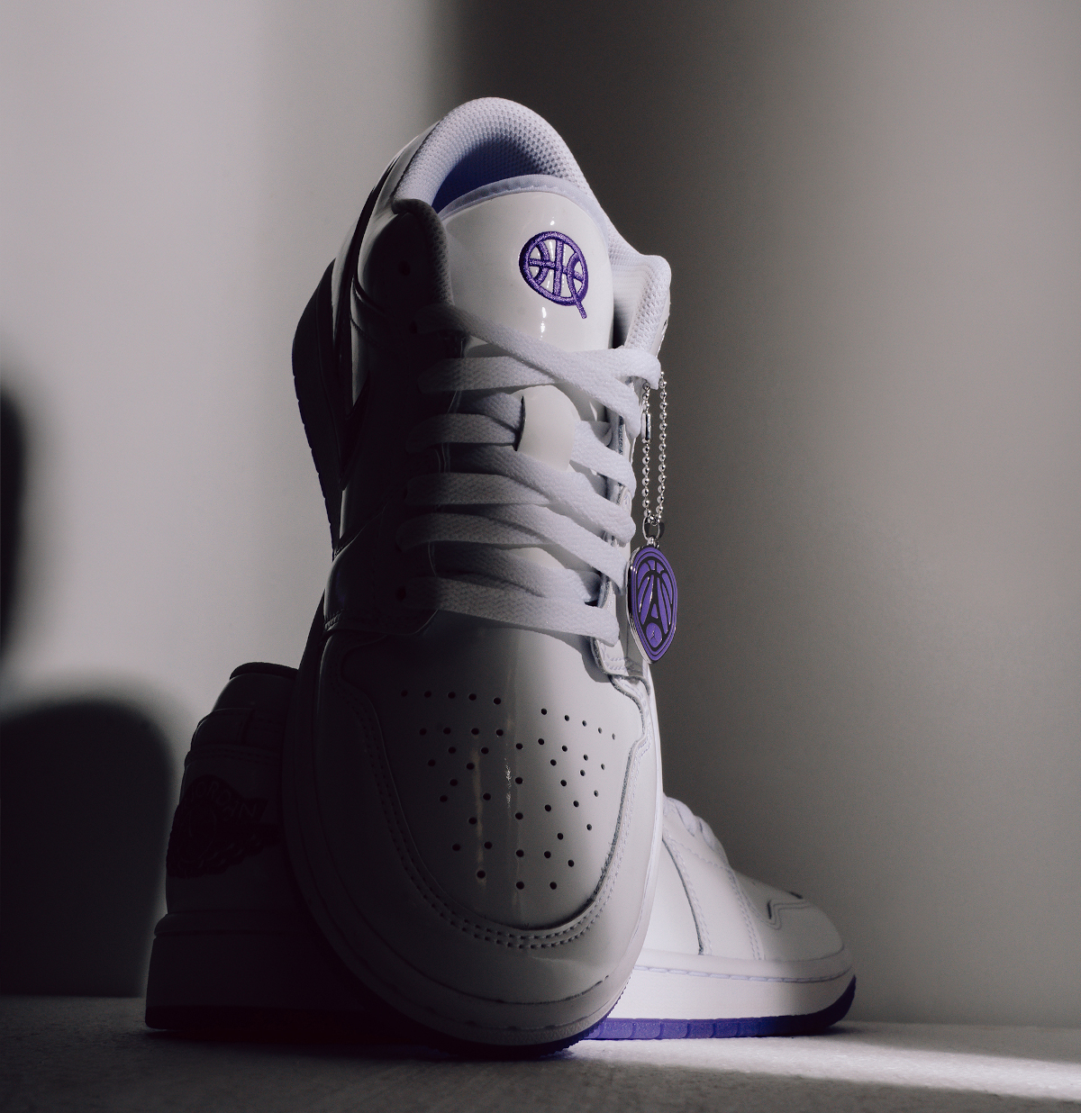 Air Jordan 1 Low blanche violette et vert citron IR2367-100 (2)