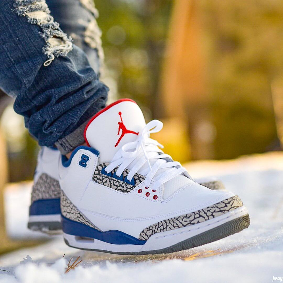Air Jordan 3 OG True Blue 2016 on feet (2)