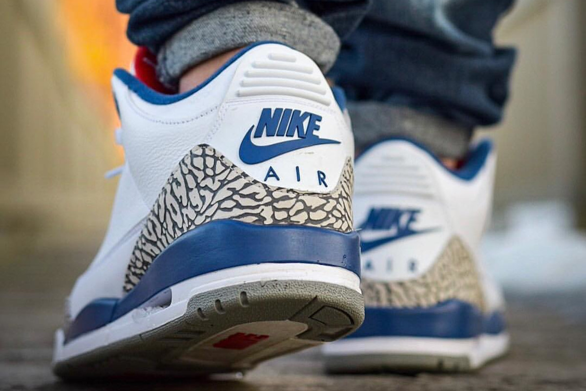Air Jordan 3 OG True Blue 2016 on feet (couv)