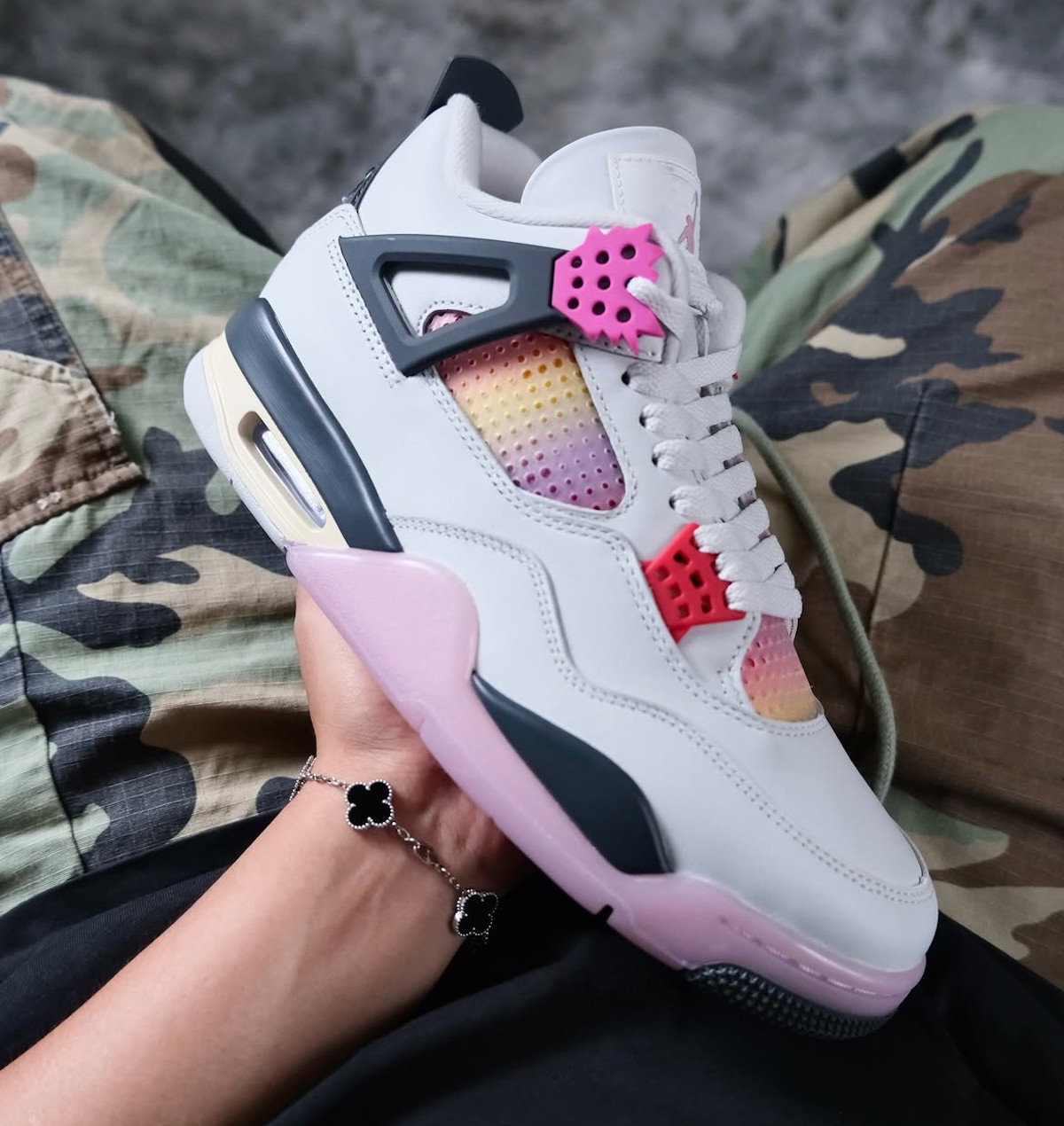 Air Jordan 4 Retro bande dessinée JA1135-100 (1)