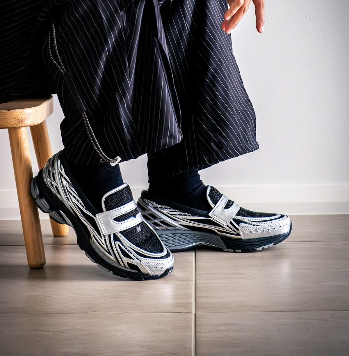 New Balance 1906L Black Metallic Silver (2)