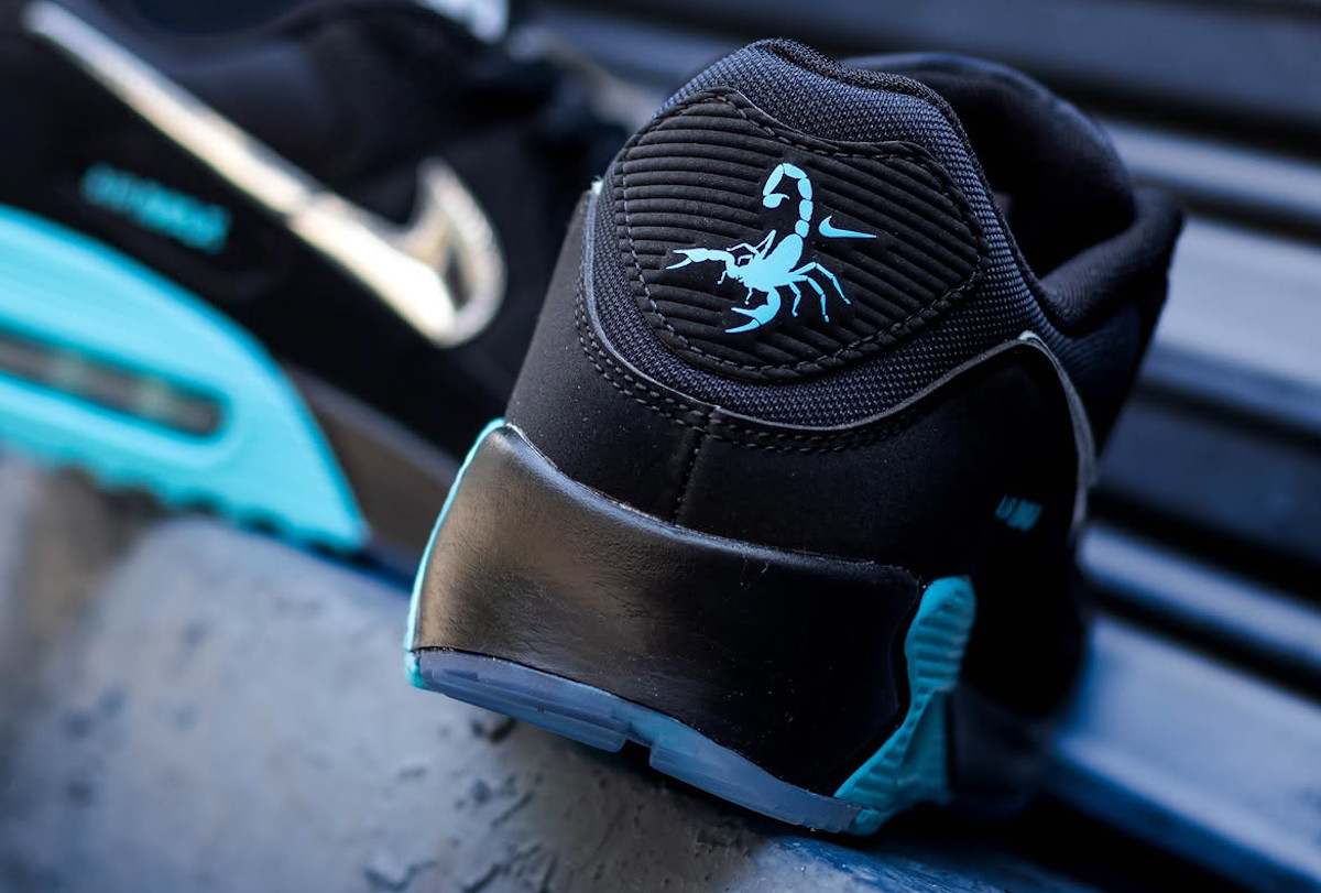 Nike Air Max 90 Scorpion IQ9438-001 (couv)