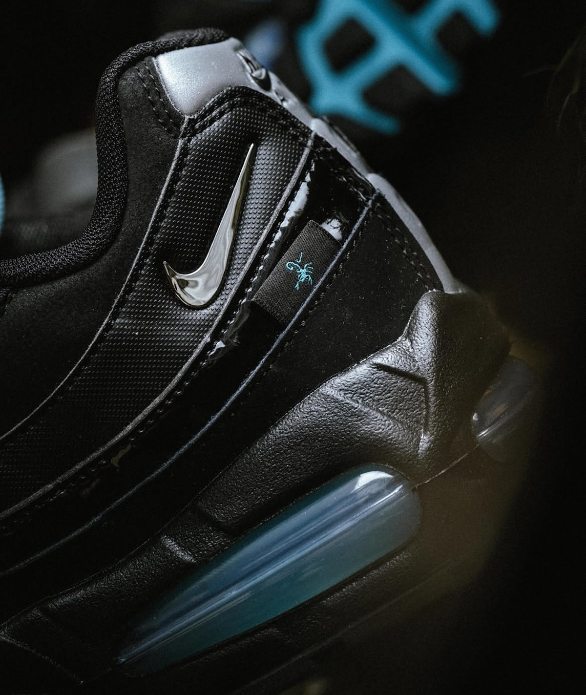 Nike Air Max 95 noire et bleu turquoise IM4691-001 (3)