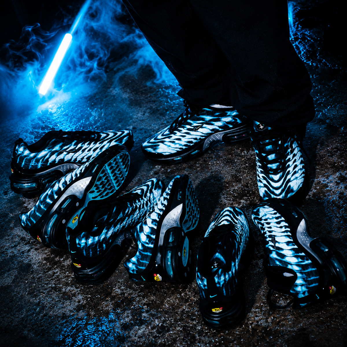 Nike Air Max Plus VII noire et bleue IQ9429-001 (2)