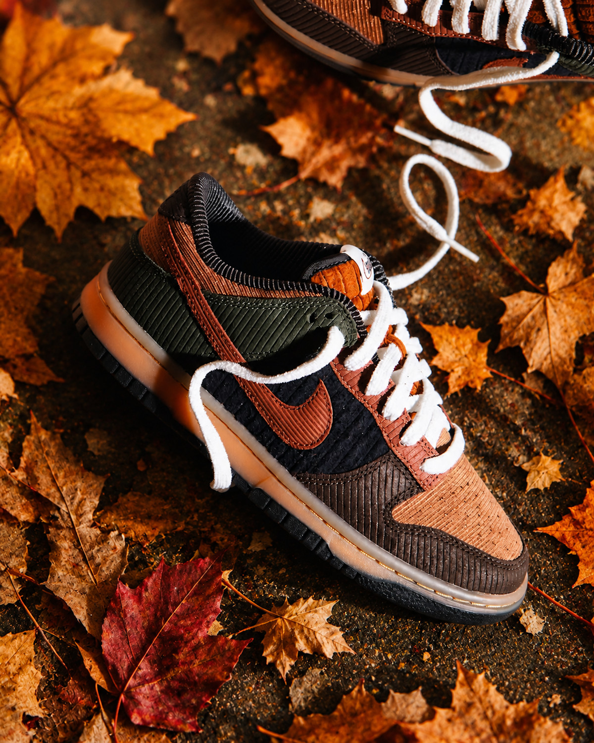 Nike Dunk Low Retro PRM Light British Tan Corduroy (1)