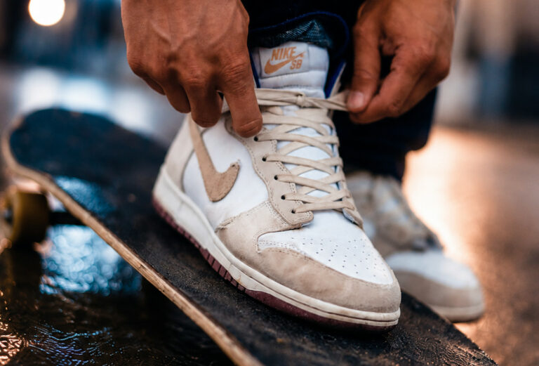 Nike SB Dunk High Pro x Beyond White and Sand Dune (couv)