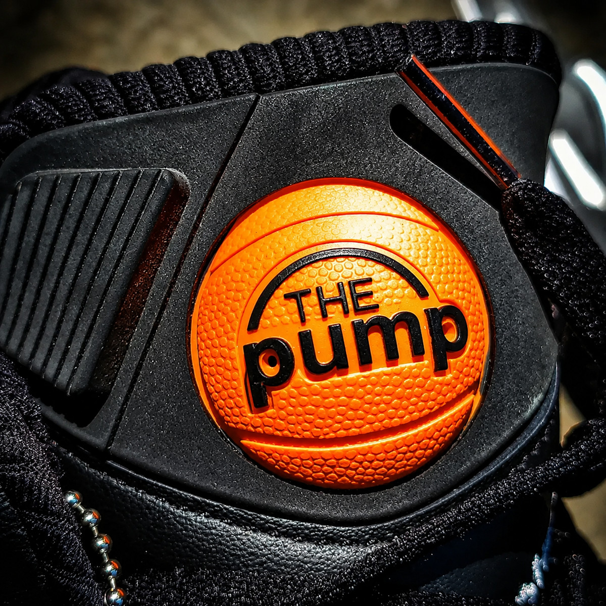 Reebok Pump Omni Zone 2 en noir de Dee Brown (2)