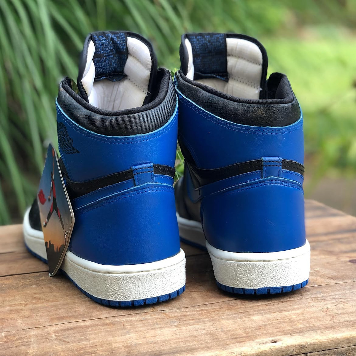 Air Jordan 1 noire et bleue des années 80 (3)