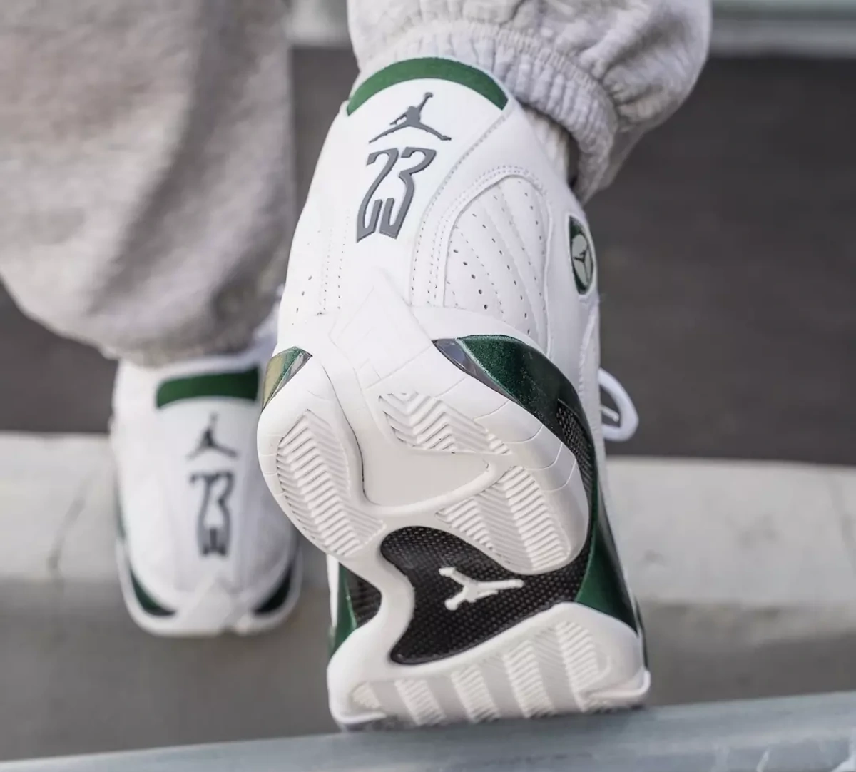 Air Jordan 14 blanche et verte 487471-300 (1)