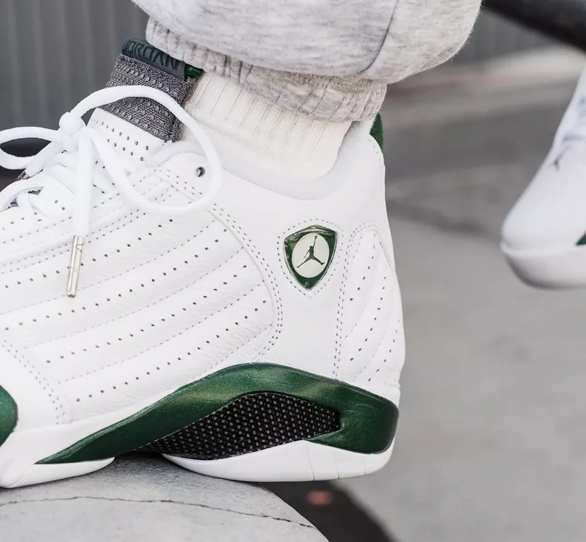 Air Jordan 14 blanche et verte 487471-300 (2)