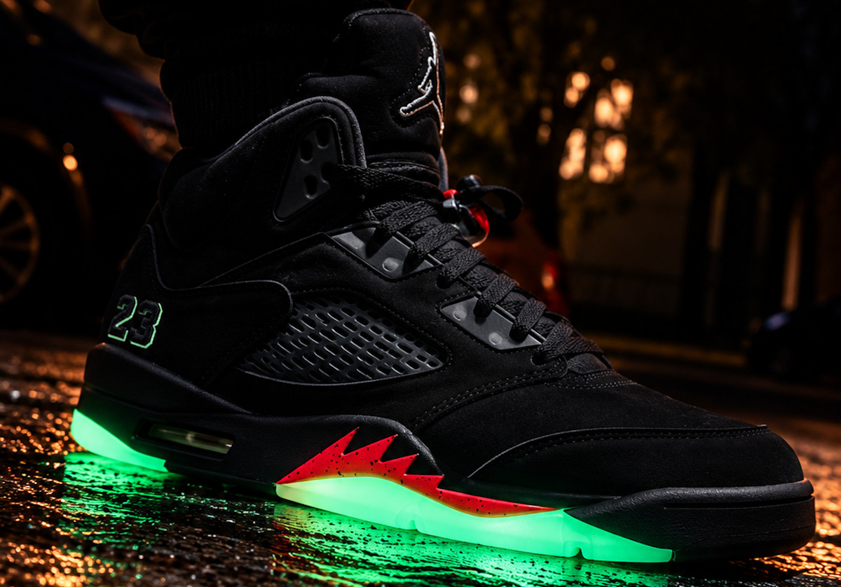 Air Jordan 5 Halloween HQ7978-001 (couv)